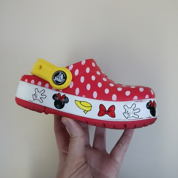 Disney Lightning Crocs - Picture 8 of 9